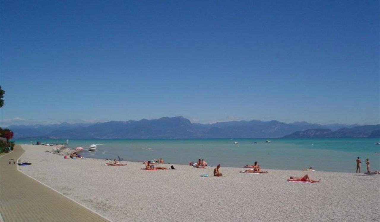 Casa Vacanza & Suite Joy Peschiera del Garda Bagian luar foto