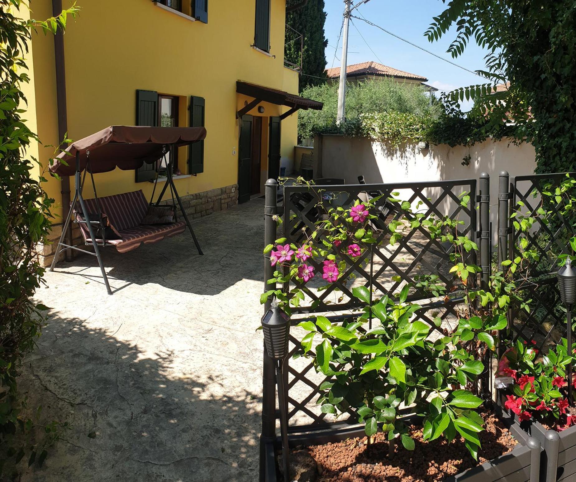 Casa Vacanza & Suite Joy Peschiera del Garda Bagian luar foto